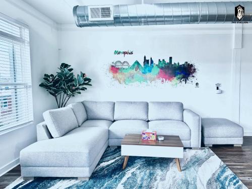 The Stallion #310 - Walk to Museums - Premium Loft with gated parking