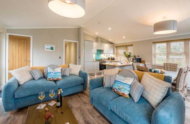 The Summerhouse Lodge-Ensuite with Shower-Countryside view-Lodge