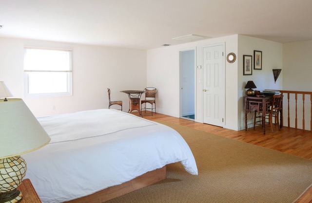 The sun is out. Head East. Rent a beautiful house with pool and tennis for July