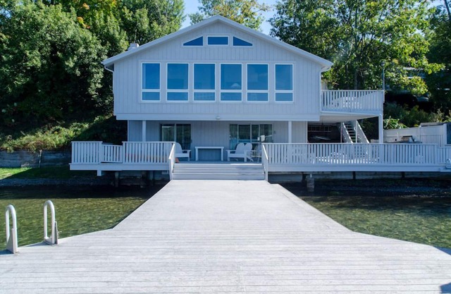 The Sunken Cork - Water's Edge Getaway!