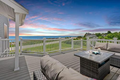 The Sunrise Deck Ocean Views Private Deck