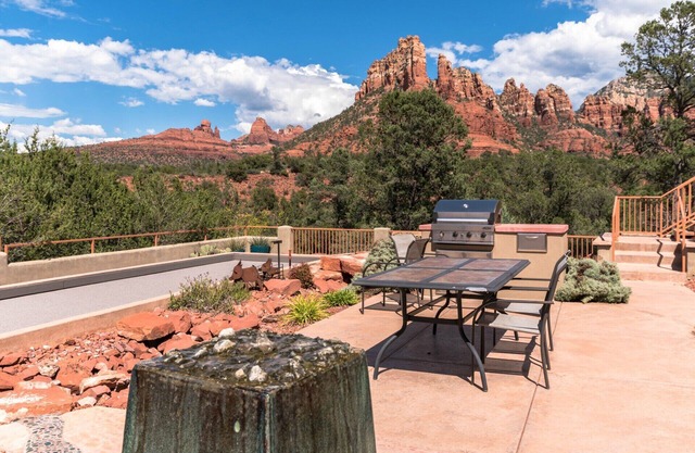 The Sunset Suite #4 @ Vista Ridge Sedona - Luxury Upstairs 2 bed/2 bath Condo