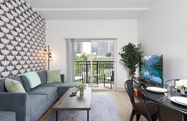 The Tar Heel | Free Parking, Stunning Views, 2Mins to Stadium, Fast WiFi