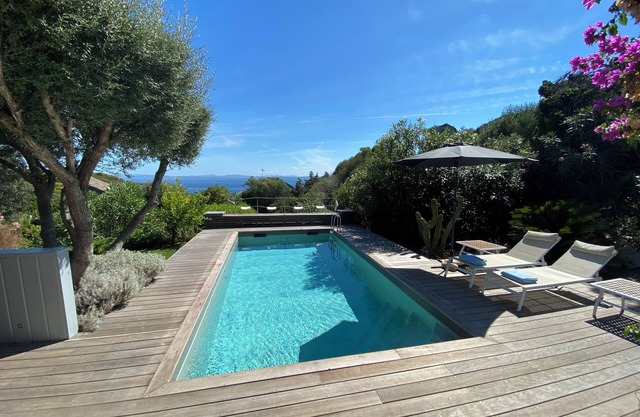 The Tree House: Your Prestigious Retreat in the Domaine de Spérone