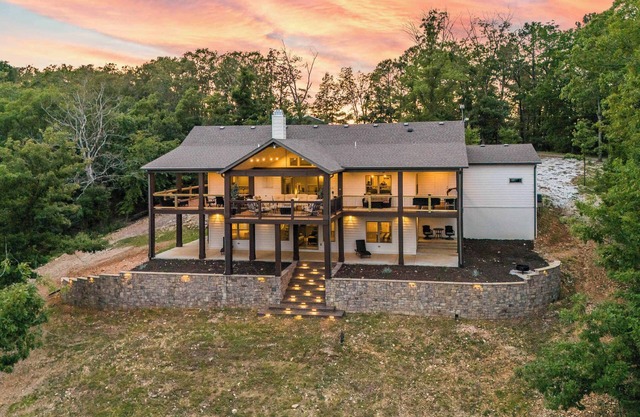 The Tree Top Serenity at Beaver Lake family