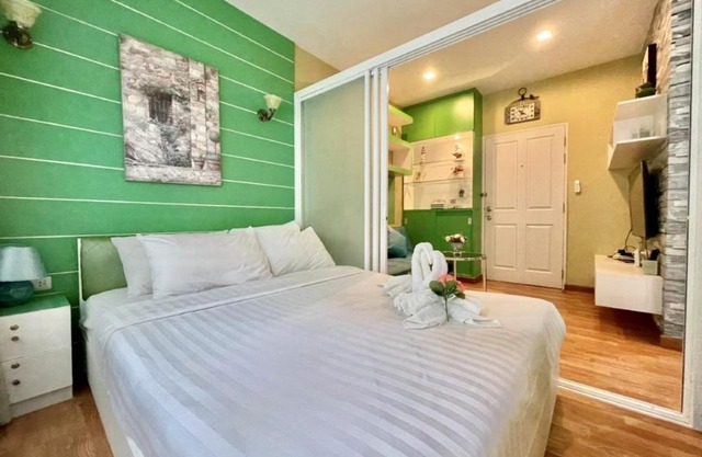 The trust huahin resort condo greeny room