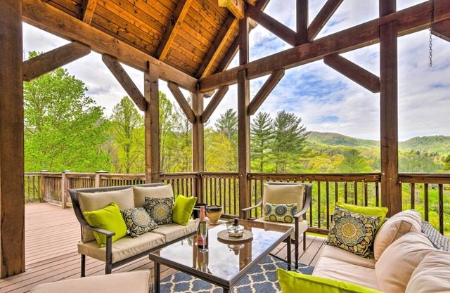 ‘The Tuck Mtn Getaway’ w/ Hot Tub, Acerage & Views