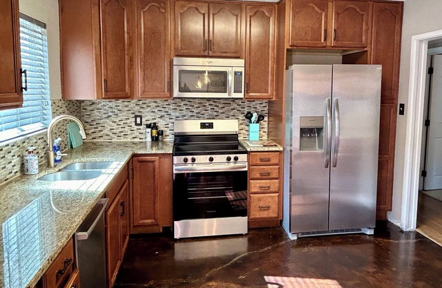 The Ultimate Furnished Rental-Centrally Located