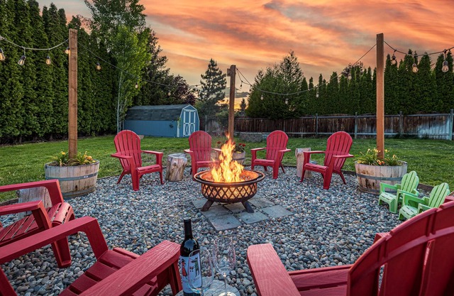 The Veedol House Family Friendly 4bed 3bath (Mountains, River, Wine, Golf!)