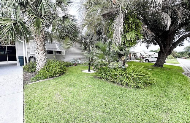 The Villages’ Golf Course Oasis in Orange Blossom Hills Country Club!