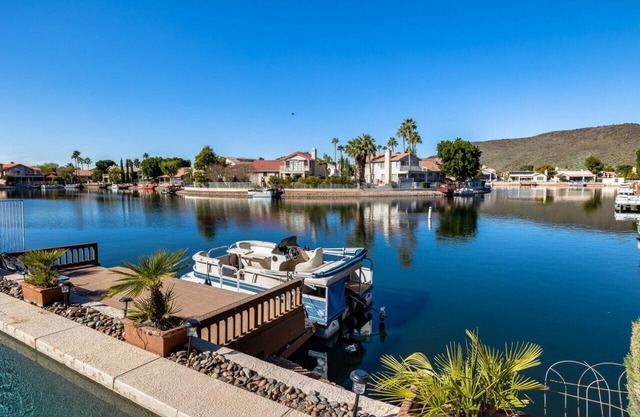 The Vistas - Lakefront Luxury Home/Mountain Views, Heated Pool with Private Pontoon Boat