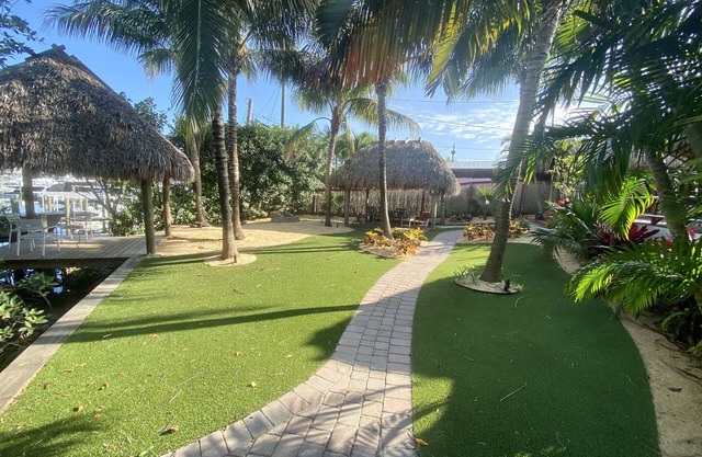 ~ The Water House! Boat Dock Directly in Back Yard! ~