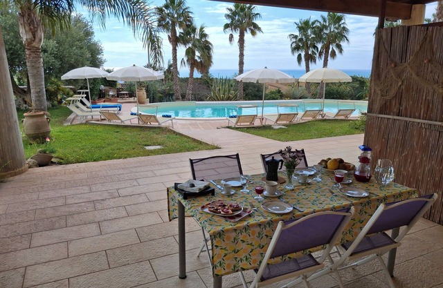 The Wave, Sampieri, 2 minutes from the sea, villa with pool.