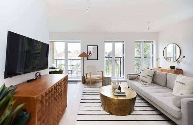 The Wembley Park Retreat - 2 BDR Flat with Balcony