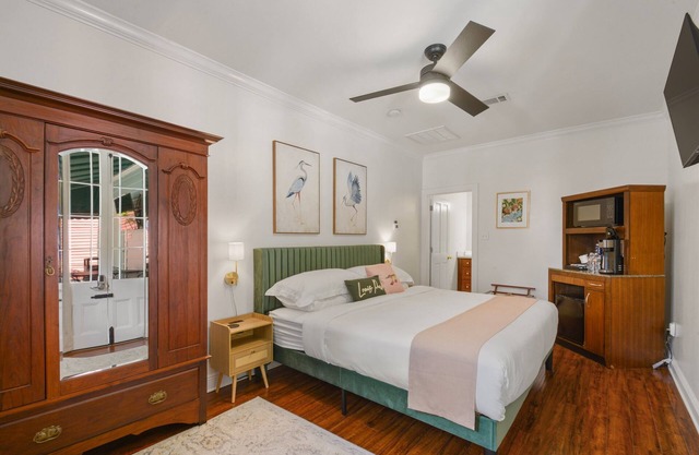 The White Guesthouse