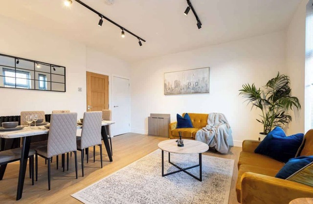 The Withington 3Bed & 2Bath Close To Christies