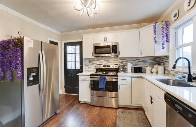 The Wonderland Getaway in Belmont - 12 Min to CLT