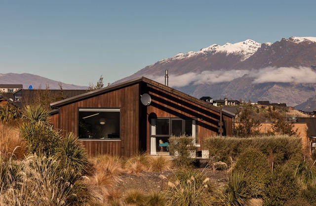 The Woolshed - Jacks Point Holiday Home