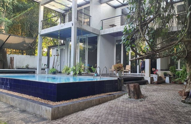 The Yacht Villa Near Colombo International Airport