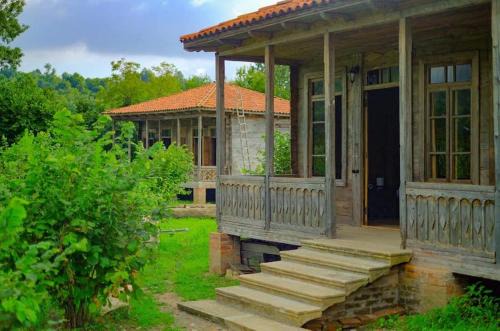 Thea's Ethnographic Guest House