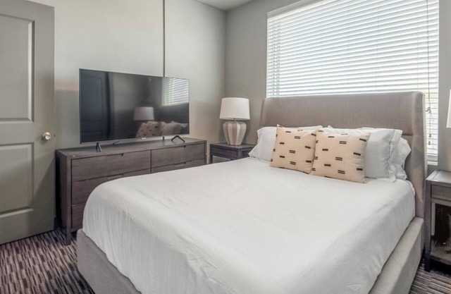 TheNine 4BD 3 - Four Bedroom Apartment, Sleeps 8