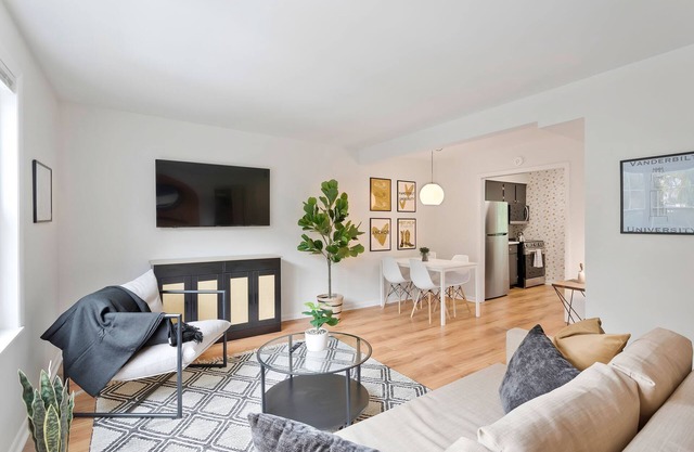 This apartment is a 1 bedroom(s), 1 bathrooms, located in Nashville, TN.