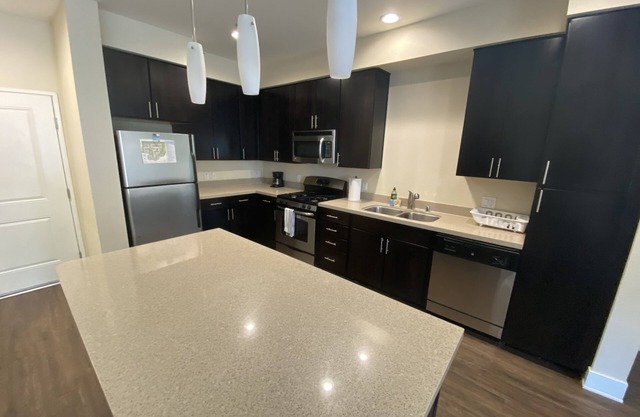This apartment is a 2 bedroom(s), 2 bathrooms, located in San Diego, CA.