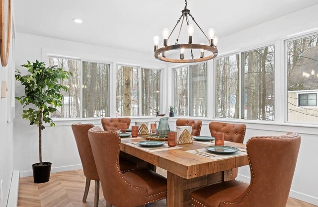 This chalet is a 4 bedroom(s), 3 bathrooms, located in Coolbaugh Township, PA.
