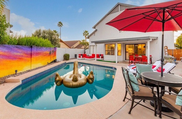 This house is a 3 bedroom(s), 2.5 bathrooms, located in Scottsdale, AZ.