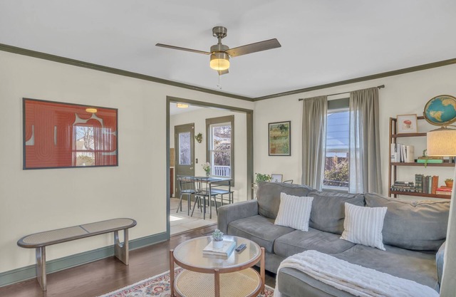This house is a 3 bedroom(s), 2 bathrooms, located in Nashville, TN.