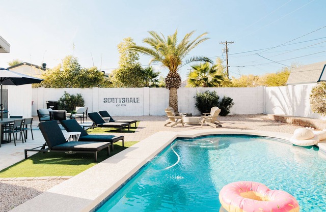 This house is a 3 bedroom(s), 2 bathrooms, located in Scottsale, AZ.