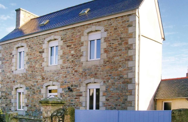 This old house, transformed into a charming vacation accommodation, is located in the center of the