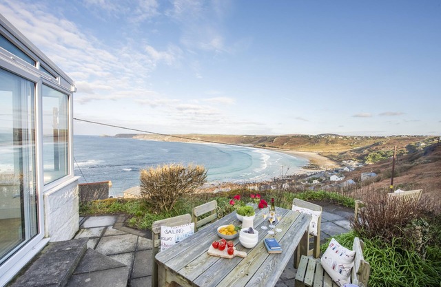This property combines a breath-taking coastal location with modern styling
