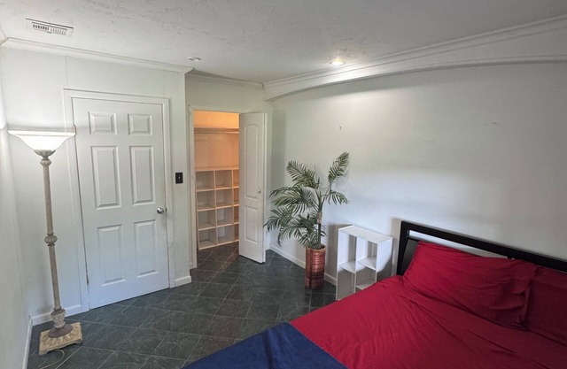 This quite retreat in the heart of Orlando. Located on a peaceful one lane road.