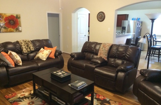 This Super bowl property is only 10 minutes from NRG stadium!