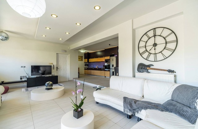 Thomis Beach Family Home, few steps from the sea!