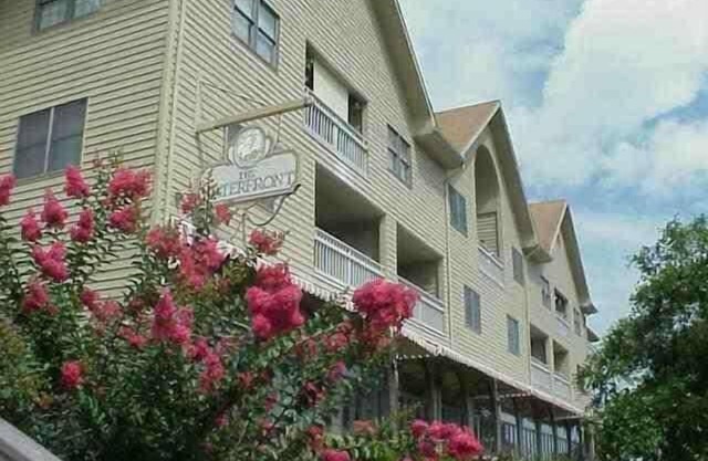 Three bedroom condo on the Outer Banks - great view, overlooks Manteo Harbor!