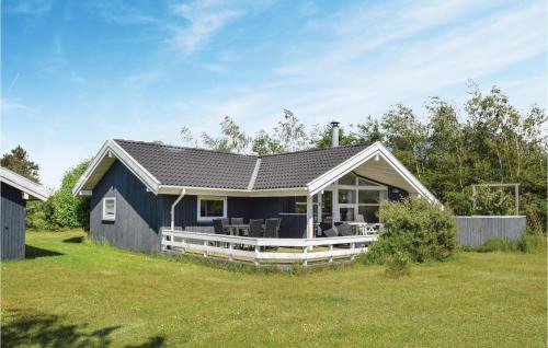 Three-Bedroom Holiday Home In Humble