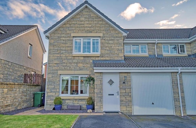 Three bedroom house in Culloden, Inverness