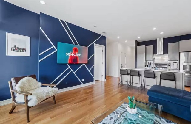 Three Condo's: 12 Beds, 6 Bath, Rooftop, Parking!