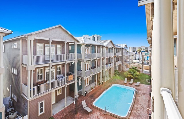 Three-story beach getaway w/a shared pool, free WiFi, & a private washer/dryer
