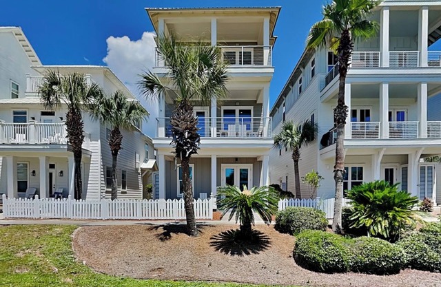 Tide Me Over | Lux Home, Gulf View + Bikes