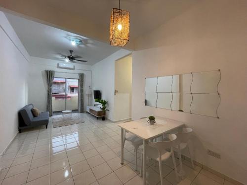 Tiffany Homestay Villa Permai Apartment