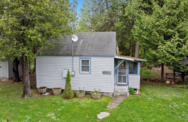 Tiger Lily Cabin on Kangaroo Lake- Dog Friendly, playground, fire pit
