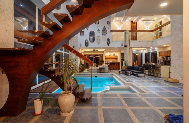 ¡TIKAL! Luxury 4BR Private Pool & Gym, 24/7 Security
