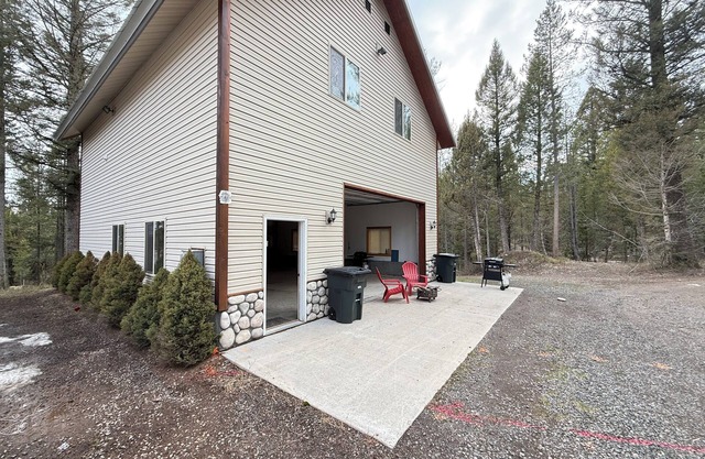 Timber Heights Studio* Wifi, Satellite, Bbq Grill, Foosball, 33 Miles to Yellowstone