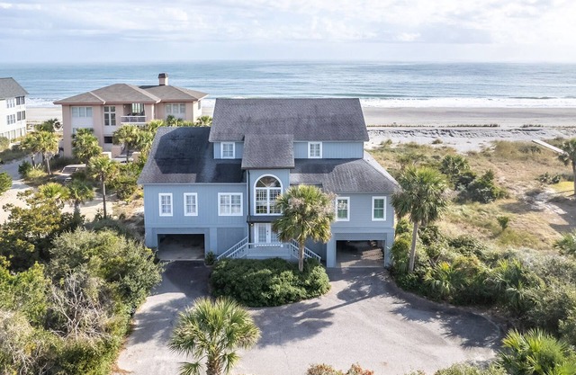 Timeless Oceanfront Beach Retreat in DeBordieu