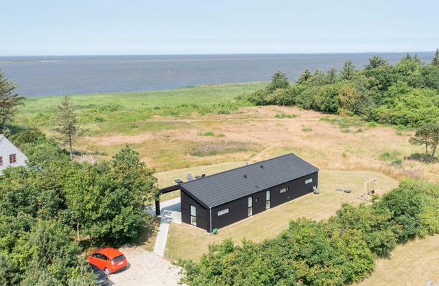 "Tindra" - 30m to the fjord by Interhome