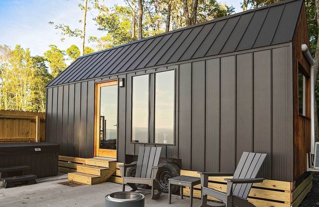 Tiny Home on the Edge of a Mountain with Private Hot Tub