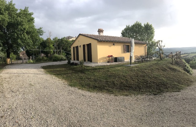 Todi, Umbria, Country House with 2500 sq m land and view over the valley.